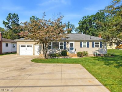 3088 N Bender Ave