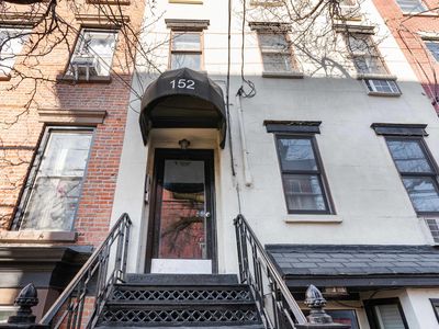 152 6th St APT 3