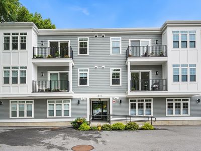 315 College Farm Rd #6