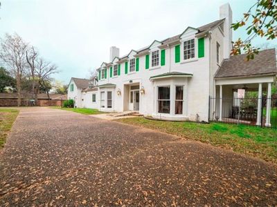 204 W Dallas St