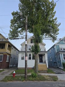 309 French St
