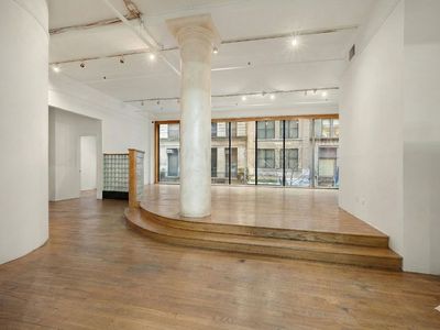 17 W 17th St FLOOR 2