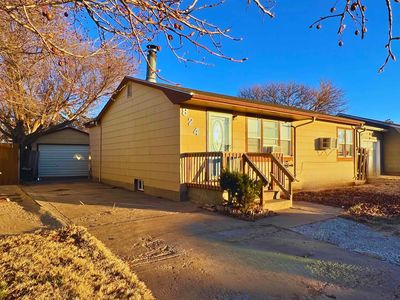 Property at 824 Westlawn Dr, Dodge City, KS