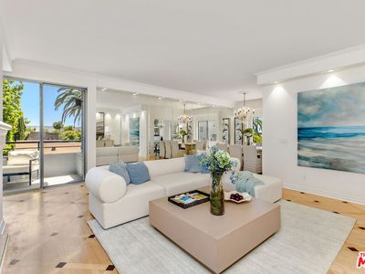 121 S Palm Dr APT 403