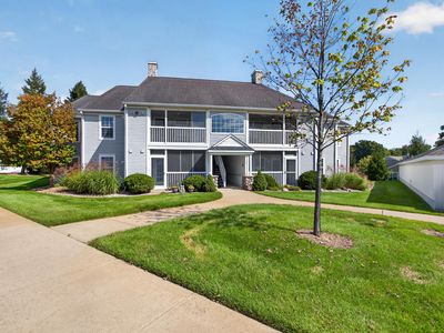 743 W Barrington Cir