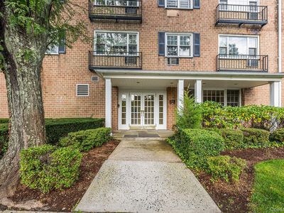 1 Consulate Drive #2H