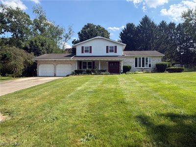3066 Lake Center St NW