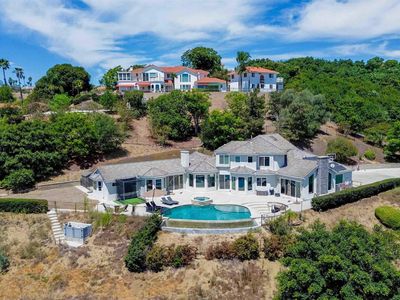 2370 Dos Lomas