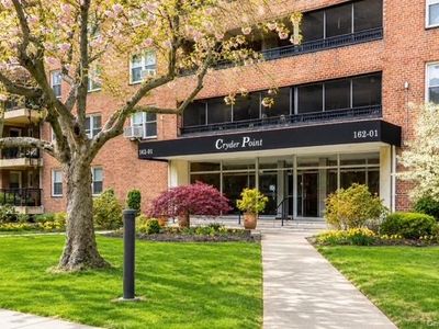 162-01 Powells Cove Boulevard #2G