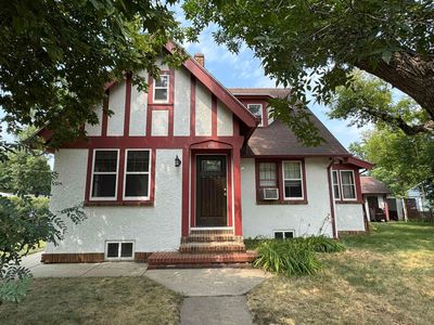 101 6th Ave NE