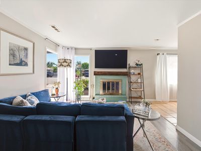 442 James St