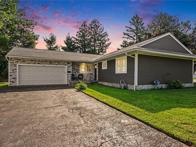 8 Hillview Dr