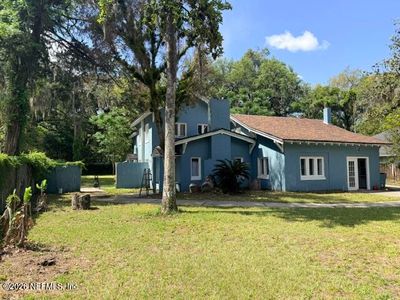 7216 OAKWOOD Drive