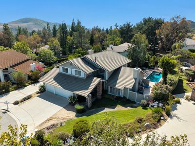 869 Admiral Ct