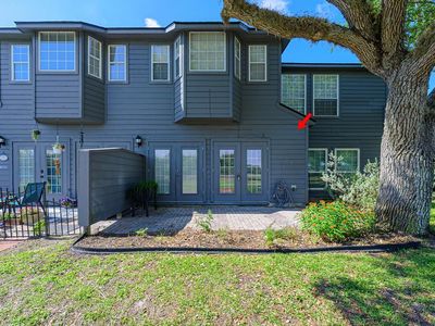 210 Oak St #1203