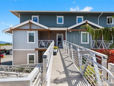 3614 Portage Lane #206