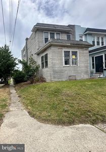 2279 Hollinshed Ave