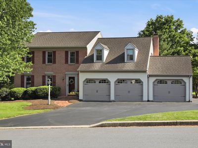 9 Round House Dr