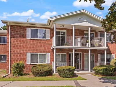 5 Bayberry Dr APT 3