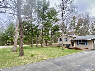 1729 Melody Ln