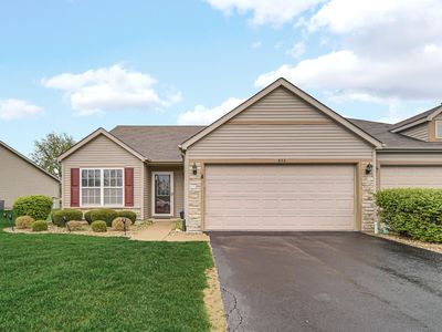 832 Flagstone Dr