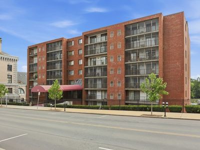 100 High St APT 404