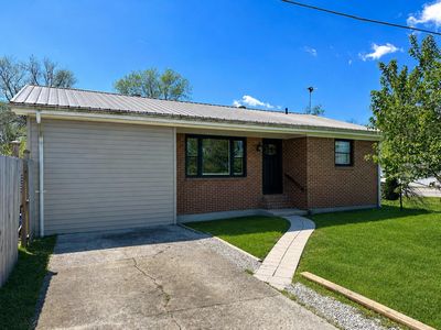 241 8th Ave