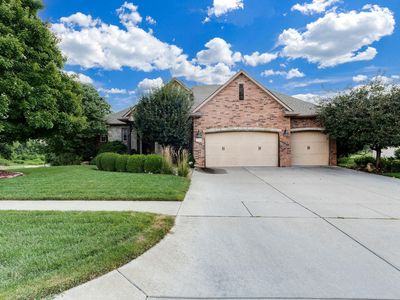 1219 E Waters Edge St