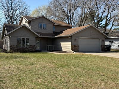 917 Lilac Ln