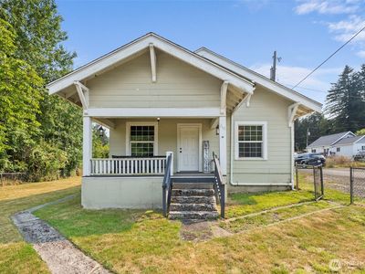 Property at 2101 Henkle Street, Raymond, WA
