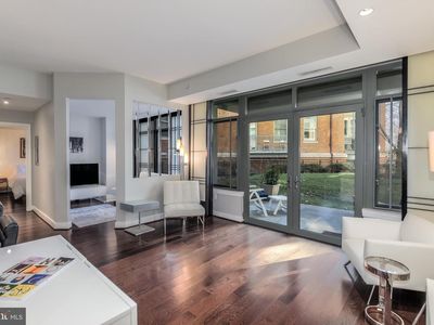 2425 L St NW Unit 211