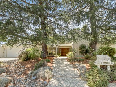 1612 Baylor Ct
