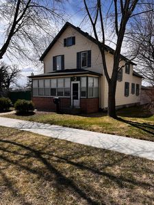 405 2nd Ave N