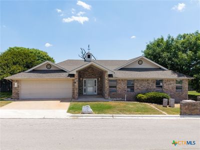1204 Applewood Dr E