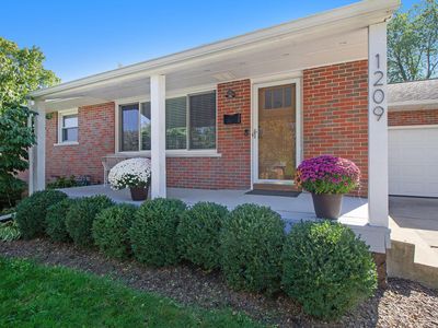 1209 Clague Ave