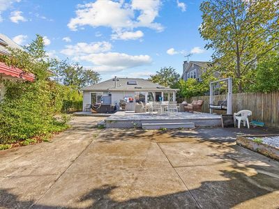 233 Beach 148th St