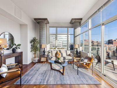 5855 Horton St APT 704