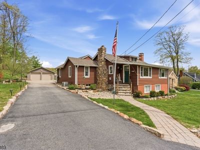 52 Cascade Way