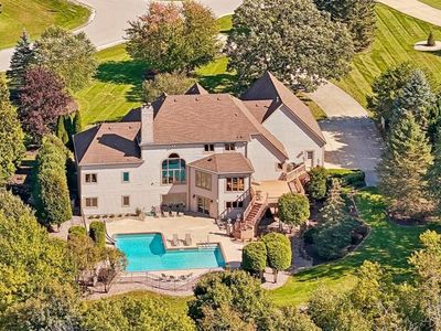 W295S5349 Holiday Oak DRIVE