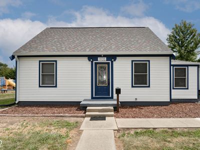 1935 N Centennial St