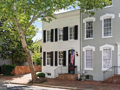 522 Queen St