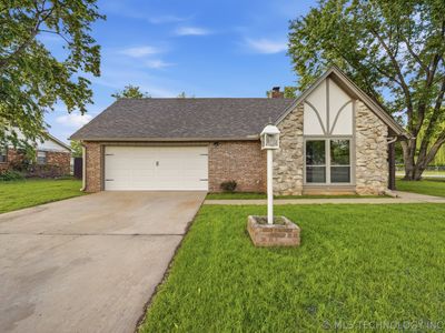 1007 W D St