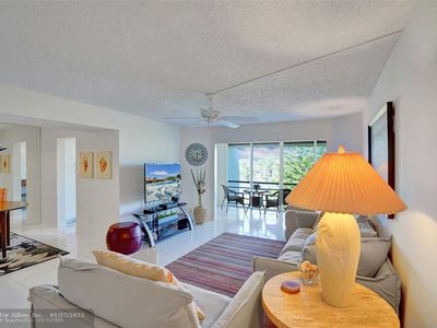 3810 Via Poinciana UNIT 606