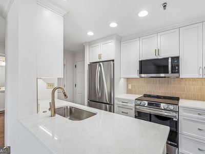 300 Johnson Ferry Rd NE Unit B601