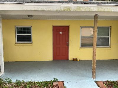 2121 LAKEVIEW DRIVE