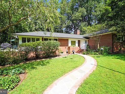 9233 Farnsworth Dr
