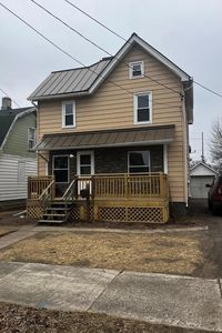 1125 North Spring Street