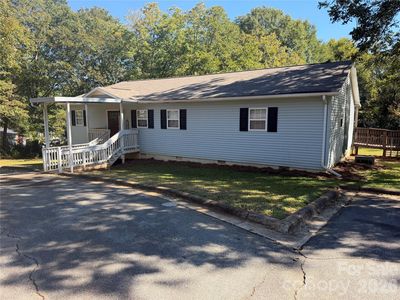 104 E Clairborne St