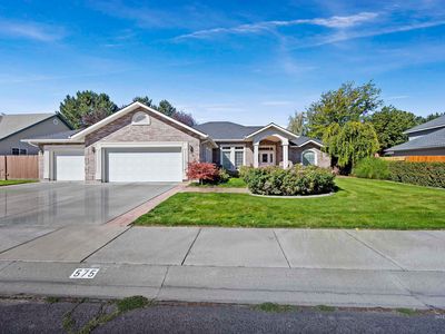 575 Woodland Dr