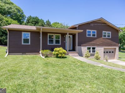 211 Mayflower Dr